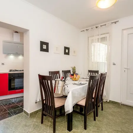 Apartman Momici - Dolina Neretve Lägenhet *